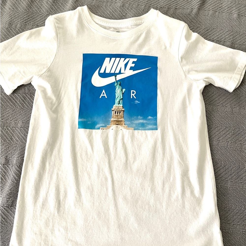 Nike Air Statue of Liberty t-shirt